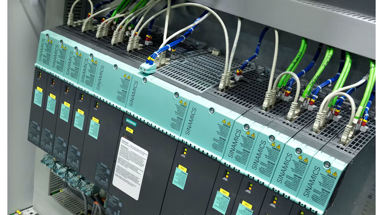SINAMICS S120 Booksize –— modular highperformance drives